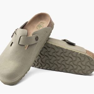 Birkenstock Boston Vegan Clog in Khaki sz 39/8.5-9